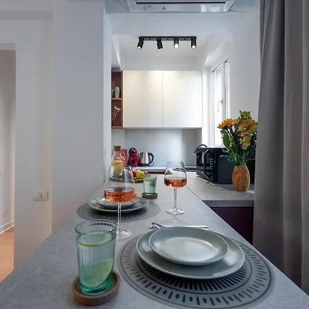 Cozy Urban - Peaceful Near Center