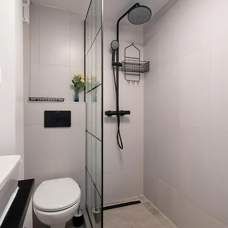 Cozy Urban - Peaceful Near Center 부쿠레슈티